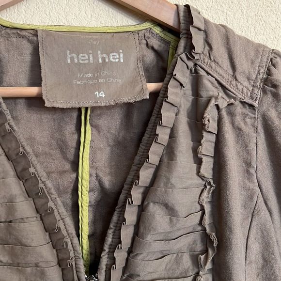 Linen Ruffle Jacket - Picture 2 of 11